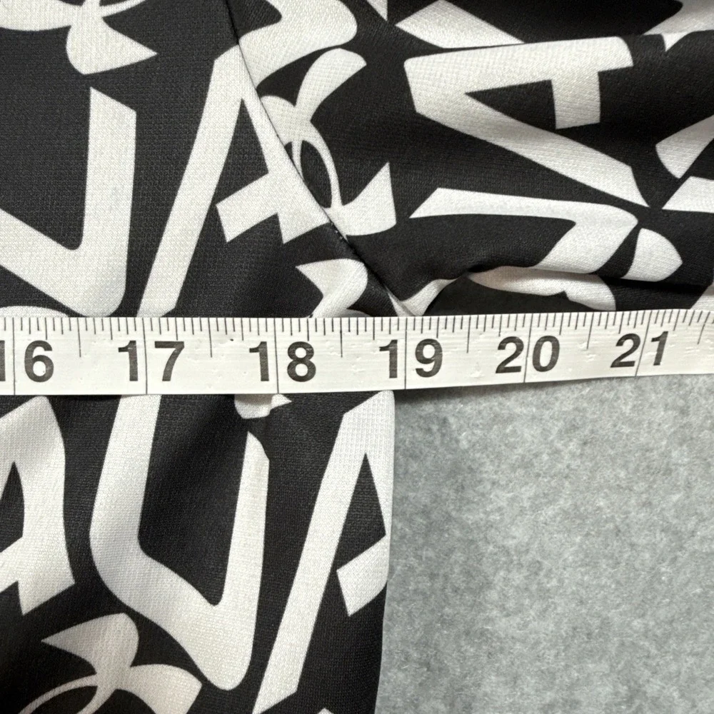 Under Armour Boys YXL XL Graphic Print Logo Black White Hoodie Pullover Shirt 18